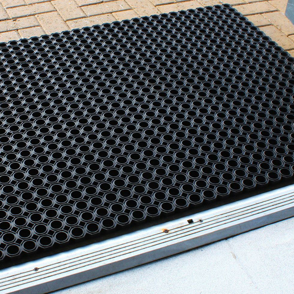 Cellular Slip-Resistant & Heavy Duty Ring Duckboard Black Rubber Robust Mud Flap Mat