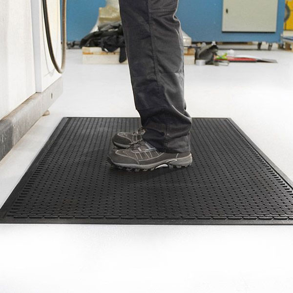 Flexible Rubber Workshop Mats Slip-Resistant, Cushioned for Fatigue Relief and Floor Protection