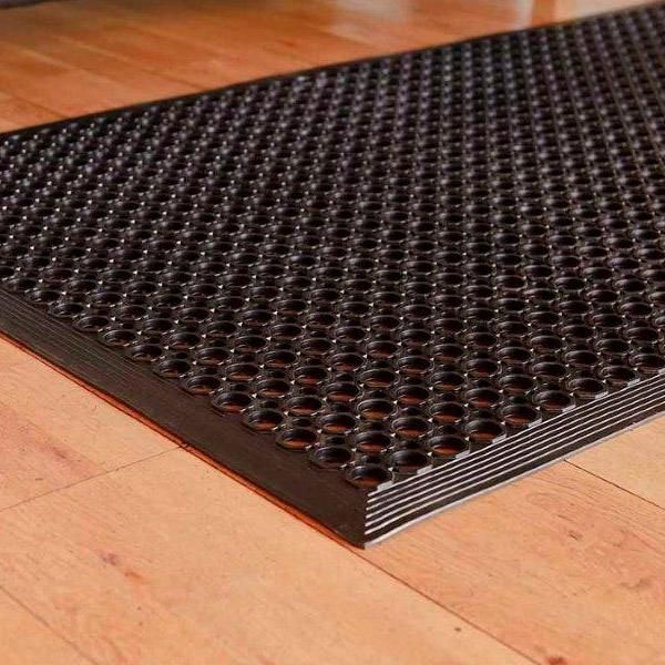 Freestanding with Tapered Edges Rubber Entrance Mat