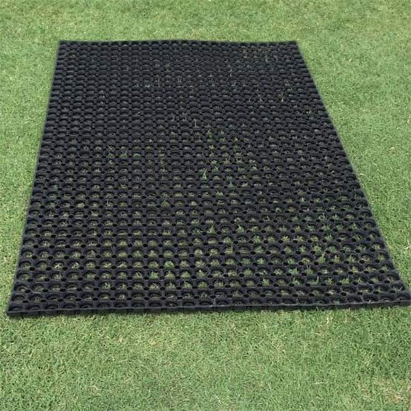 Anti-Slip Cellular Rubber Grass Mats for Playgrounds and Outdoor Use